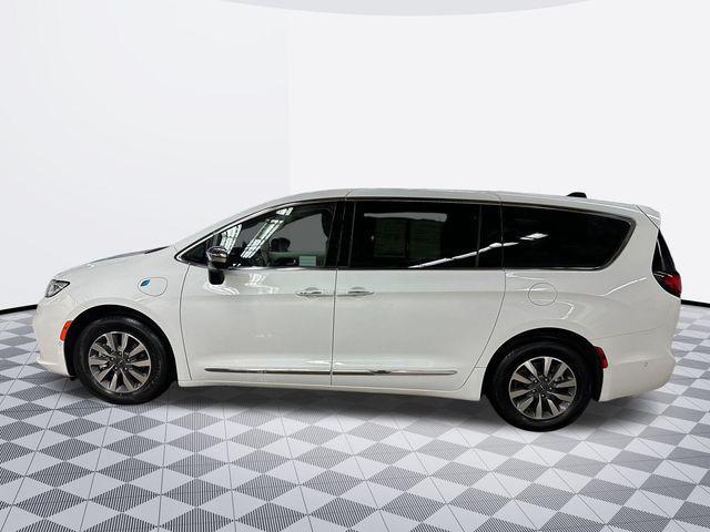 used 2023 Chrysler Pacifica Hybrid car, priced at $29,580