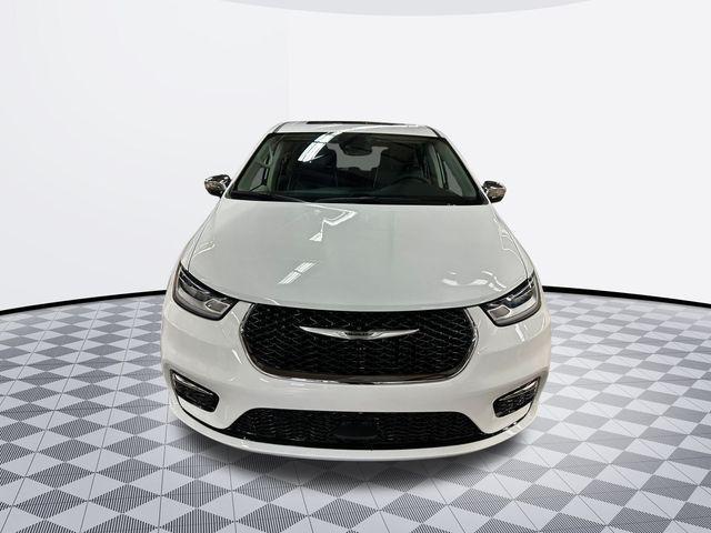 used 2023 Chrysler Pacifica Hybrid car, priced at $29,580
