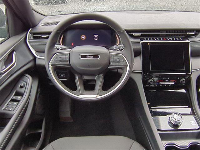 new 2025 Jeep Grand Cherokee car, priced at $39,083