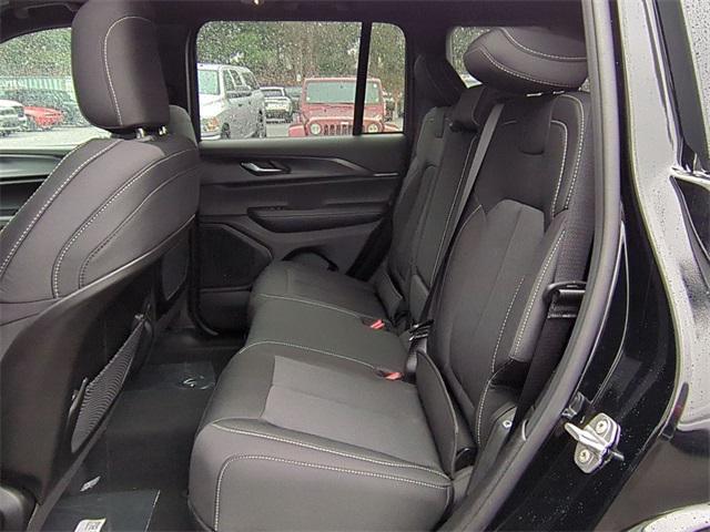 new 2025 Jeep Grand Cherokee car, priced at $39,083