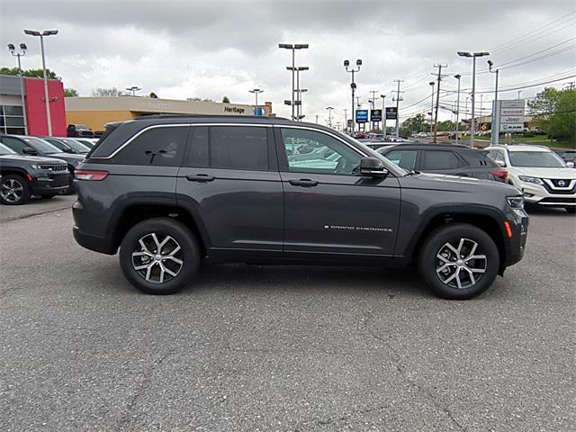 new 2025 Jeep Grand Cherokee car, priced at $47,005
