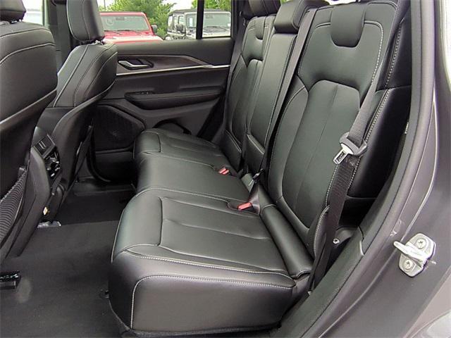 new 2025 Jeep Grand Cherokee car, priced at $47,005