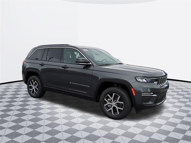 new 2025 Jeep Grand Cherokee car, priced at $45,005