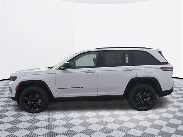 new 2025 Jeep Grand Cherokee car, priced at $47,204