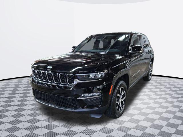 used 2025 Jeep Grand Cherokee car, priced at $43,000