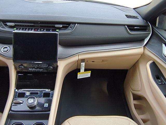 new 2025 Jeep Grand Cherokee car, priced at $46,302
