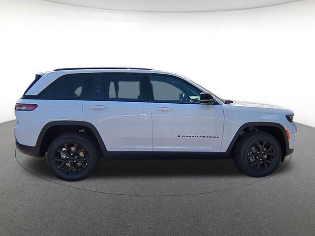 new 2025 Jeep Grand Cherokee car, priced at $37,997