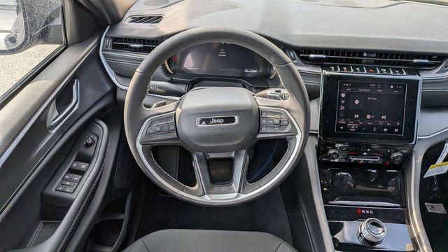 new 2025 Jeep Grand Cherokee car, priced at $36,990