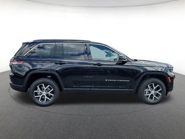 new 2025 Jeep Grand Cherokee car, priced at $40,455