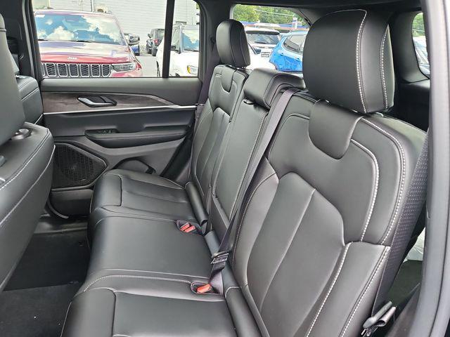 new 2025 Jeep Grand Cherokee car, priced at $43,955
