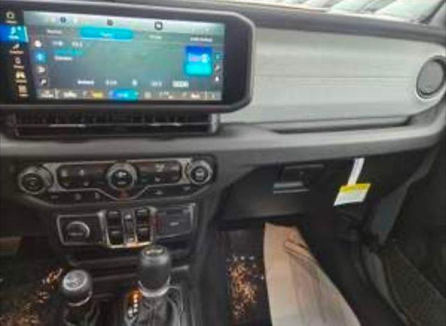 new 2025 Jeep Wrangler car, priced at $46,287