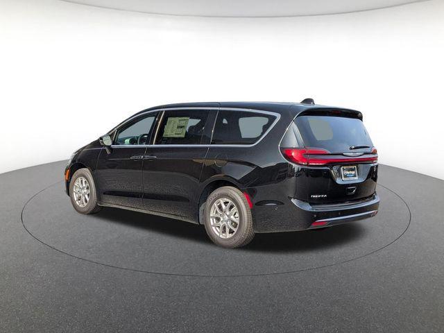 new 2025 Chrysler Pacifica car, priced at $34,427