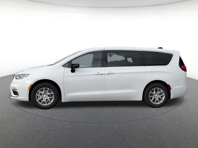 new 2025 Chrysler Pacifica car, priced at $34,427