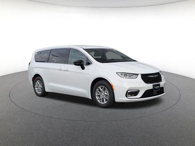 new 2025 Chrysler Pacifica car, priced at $34,427