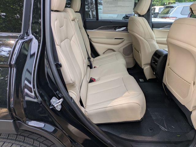 new 2025 Jeep Grand Cherokee car, priced at $46,838