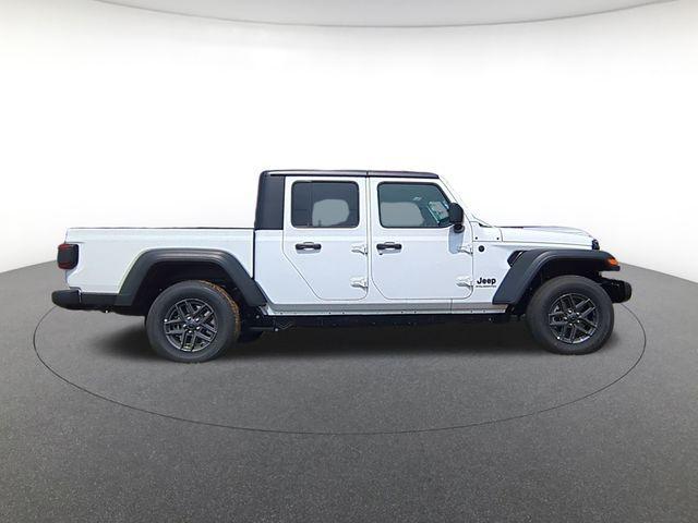 new 2025 Jeep Gladiator car, priced at $40,056