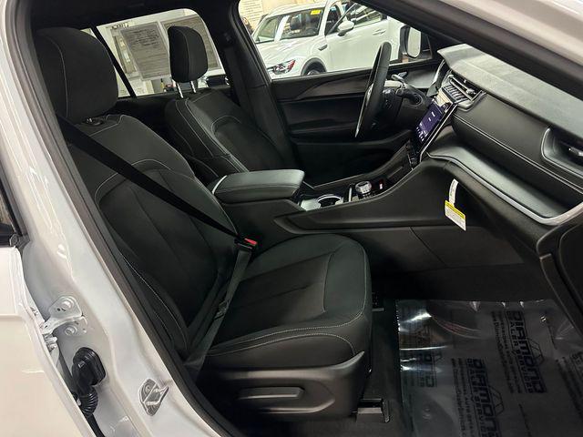 used 2025 Jeep Grand Cherokee car, priced at $37,000