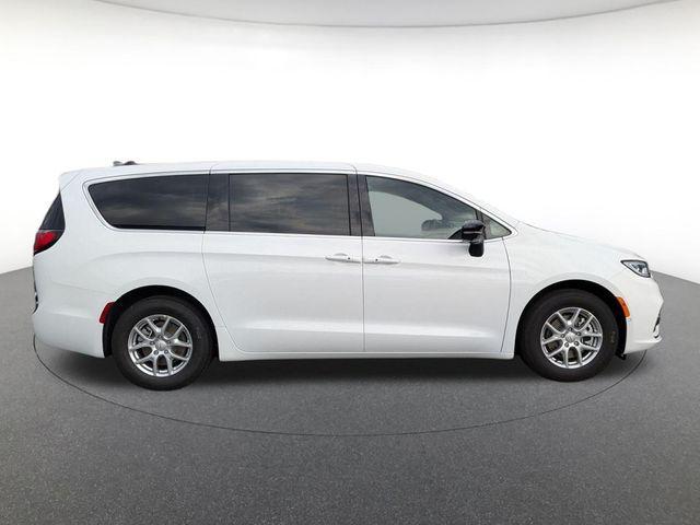 new 2026 Chrysler Pacifica car, priced at $39,919