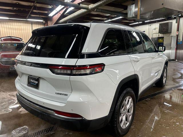 used 2022 Jeep Grand Cherokee car, priced at $32,000