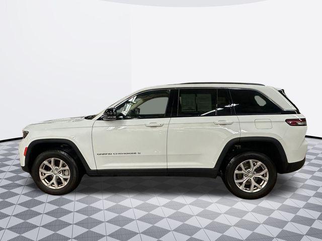used 2022 Jeep Grand Cherokee car, priced at $32,000