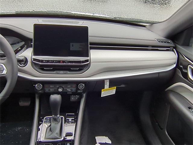 new 2025 Jeep Compass car, priced at $30,670