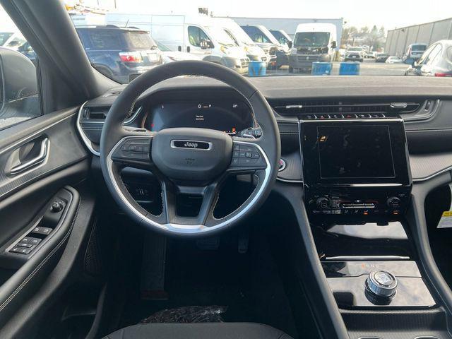 new 2025 Jeep Grand Cherokee L car, priced at $39,313
