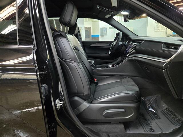 used 2024 Jeep Grand Cherokee car, priced at $39,000