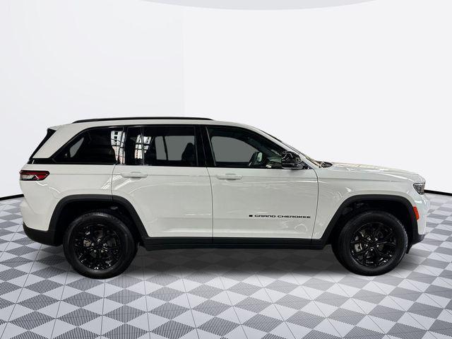 used 2024 Jeep Grand Cherokee car, priced at $36,511