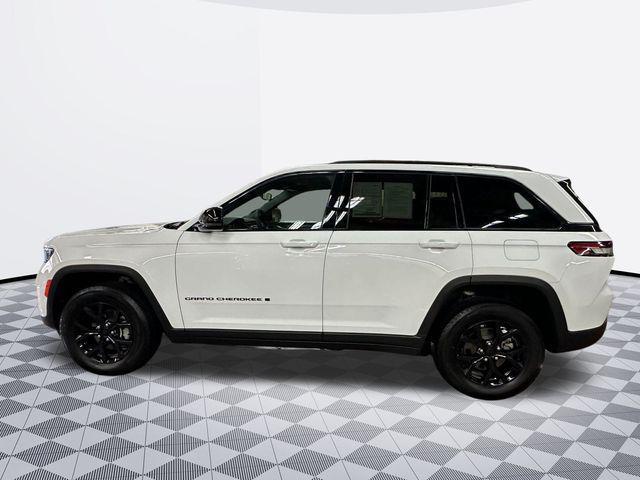 used 2024 Jeep Grand Cherokee car, priced at $36,511