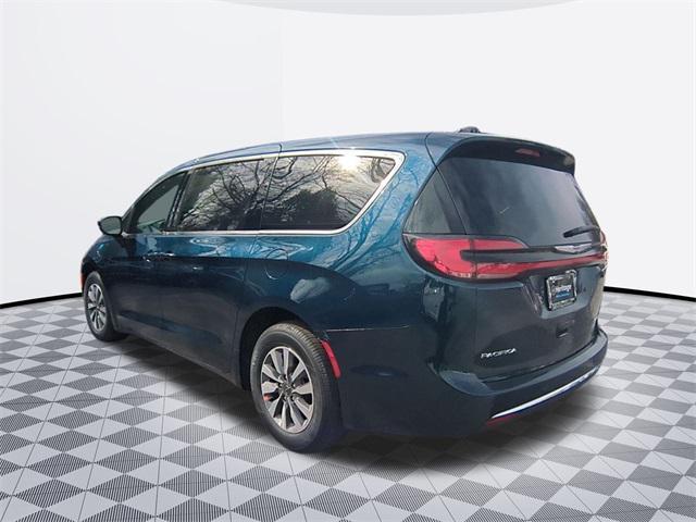 new 2025 Chrysler Pacifica Hybrid car, priced at $53,245