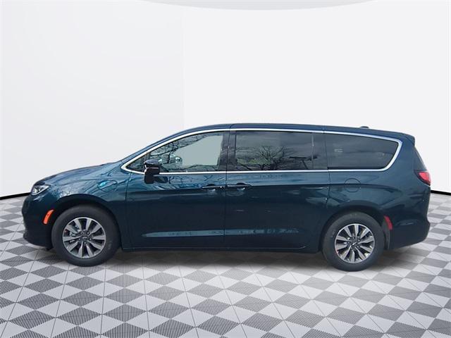 new 2025 Chrysler Pacifica Hybrid car, priced at $53,245