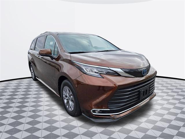 used 2022 Toyota Sienna car, priced at $42,600