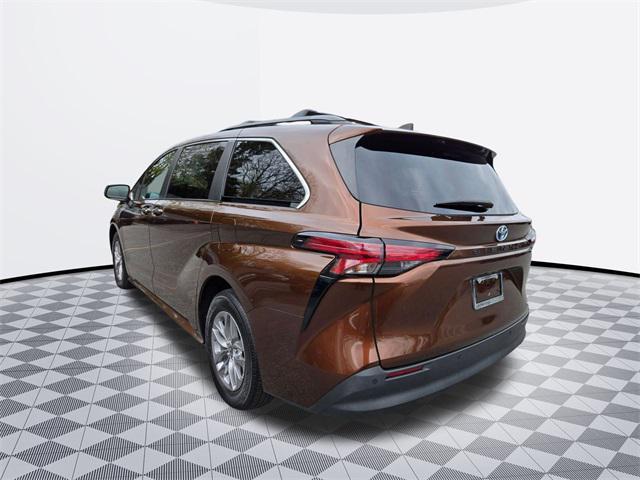 used 2022 Toyota Sienna car, priced at $42,600