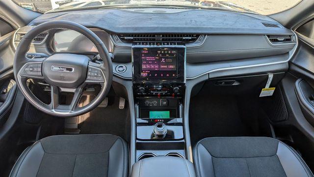 new 2025 Jeep Grand Cherokee car, priced at $37,158