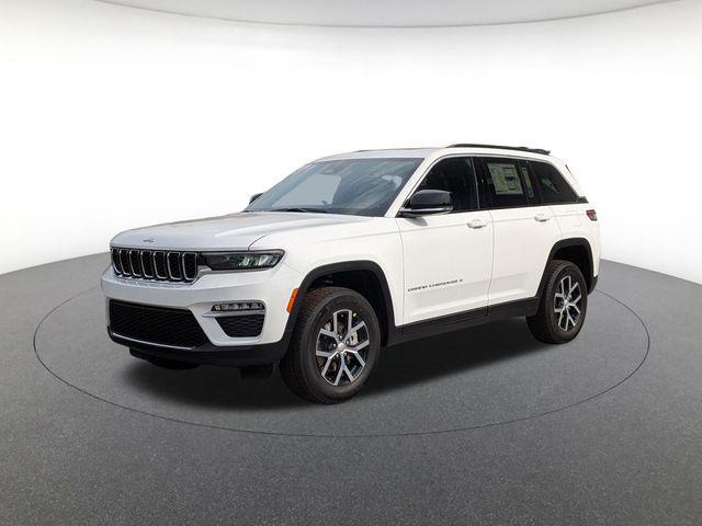 new 2025 Jeep Grand Cherokee car, priced at $40,044