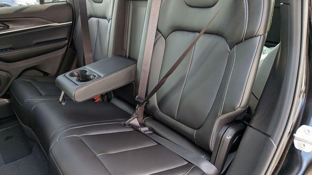 new 2025 Jeep Grand Cherokee car, priced at $40,044