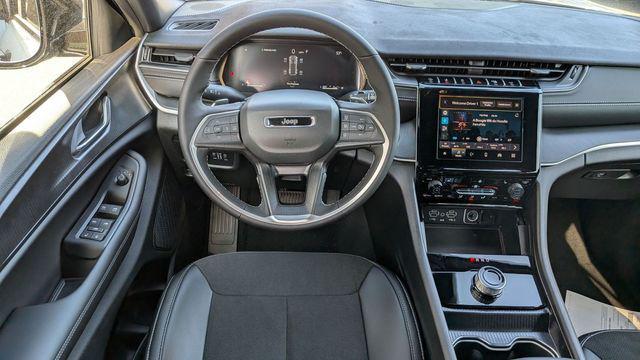 new 2025 Jeep Grand Cherokee car, priced at $37,158