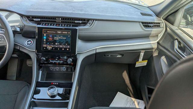 new 2025 Jeep Grand Cherokee car, priced at $37,158