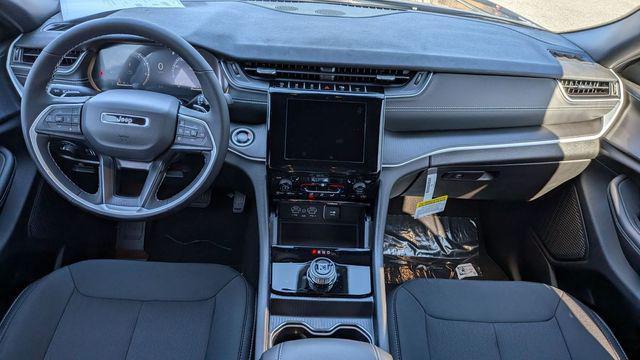 new 2025 Jeep Grand Cherokee car, priced at $38,158