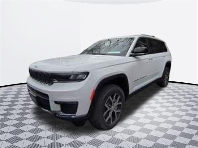 new 2025 Jeep Grand Cherokee car, priced at $40,747