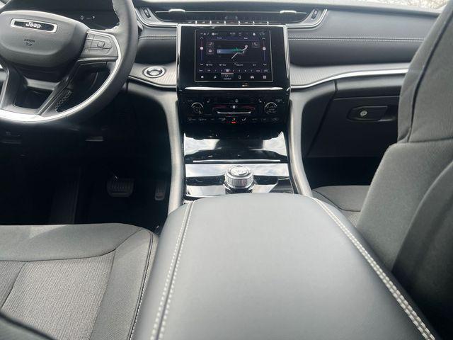 new 2025 Jeep Grand Cherokee L car, priced at $40,718