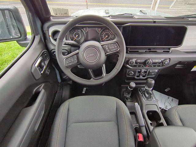 new 2025 Jeep Gladiator car, priced at $43,780