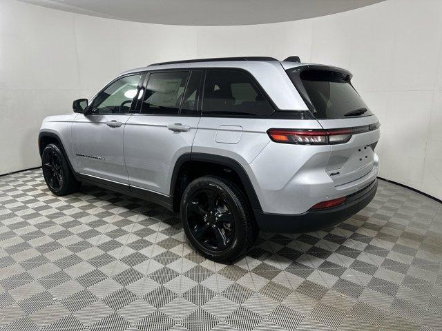 new 2024 Jeep Grand Cherokee car, priced at $49,175