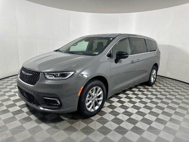 new 2025 Chrysler Pacifica car, priced at $48,915