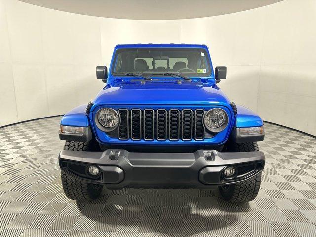 new 2025 Jeep Gladiator car