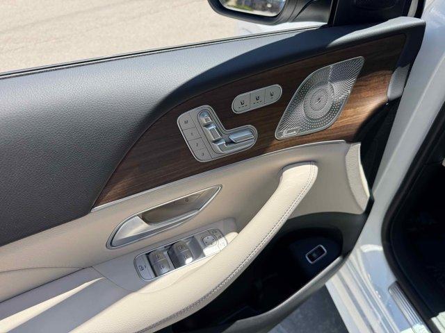 new 2025 Mercedes-Benz GLE 580 car, priced at $96,045