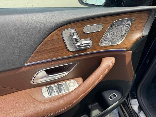new 2025 Mercedes-Benz GLS 450 car, priced at $100,250