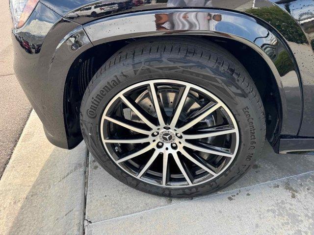 new 2025 Mercedes-Benz GLS 450 car, priced at $100,250