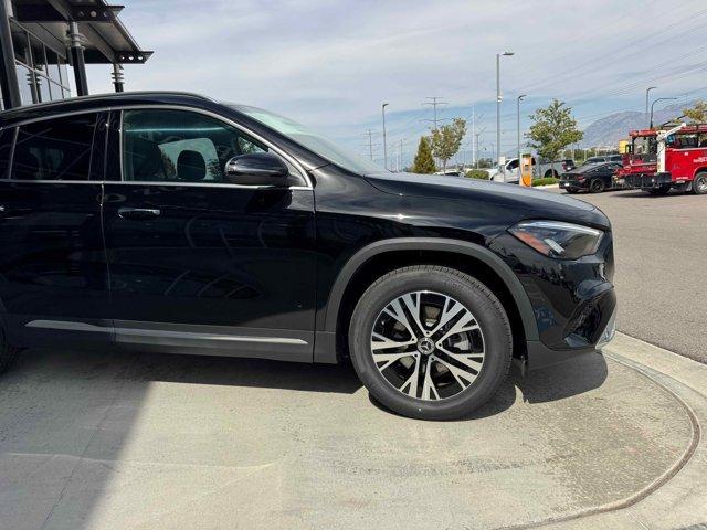 new 2025 Mercedes-Benz GLA 250 car, priced at $47,295