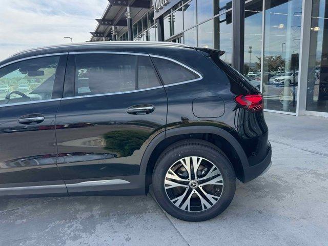 new 2025 Mercedes-Benz GLA 250 car, priced at $47,295